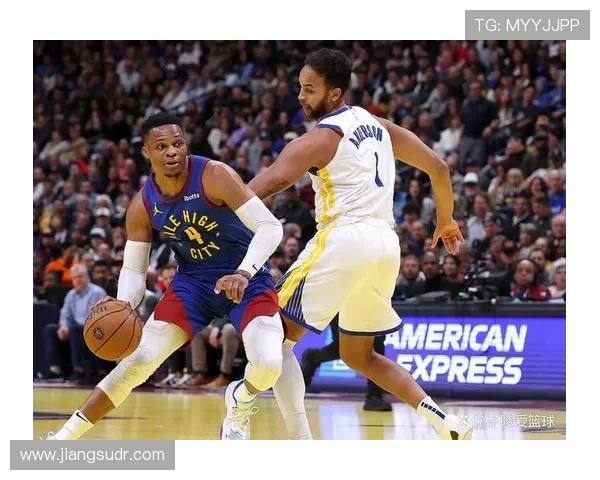 罗纳尔迪尼奥与亨利一起观看了掘金对阵凯尔特人的比赛 罗纳尔迪尼奥与亨利一起观看了掘金对阵凯尔特人的比赛